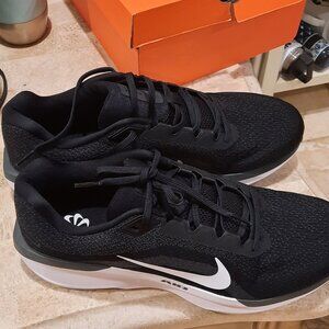 Brand new Nike Air Winflo 11 Running Shoe